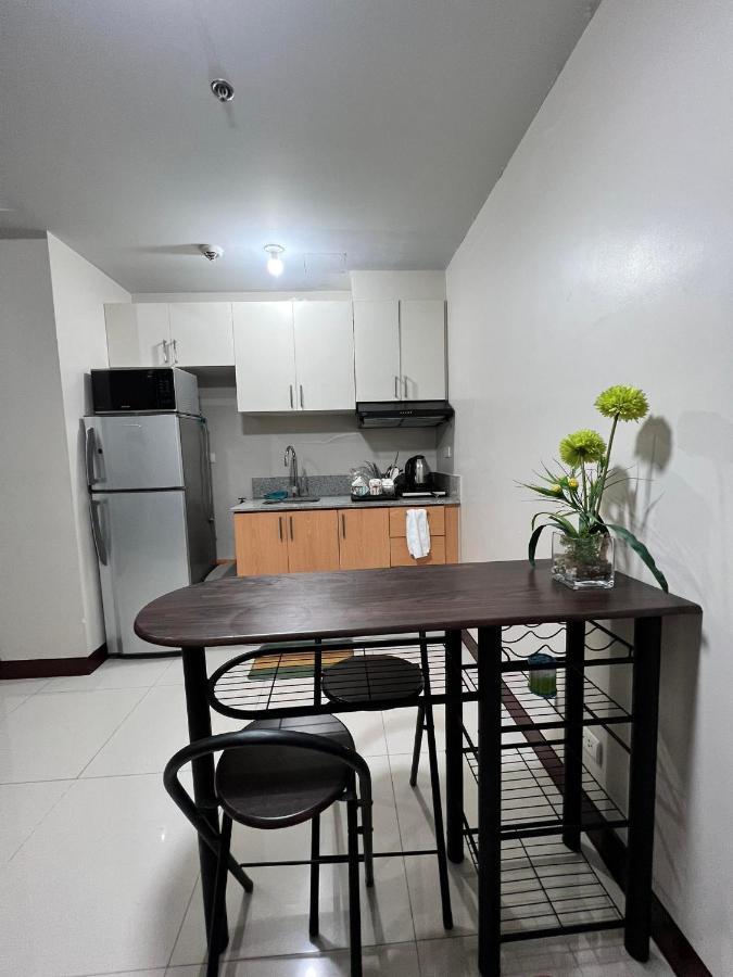 Апарт готель Manhattan Heights Towerb In Araneta Cubao 5Mins Walk To Smart Araneta Маніла Екстер'єр фото
