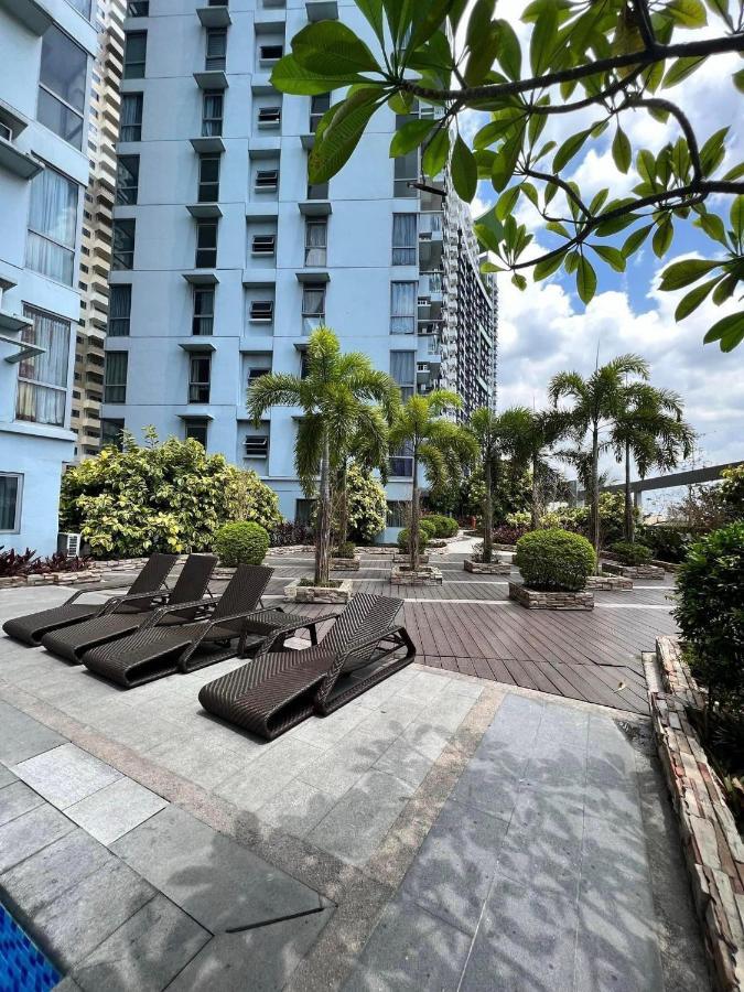 Апарт готель Manhattan Heights Towerb In Araneta Cubao 5Mins Walk To Smart Araneta Маніла Екстер'єр фото