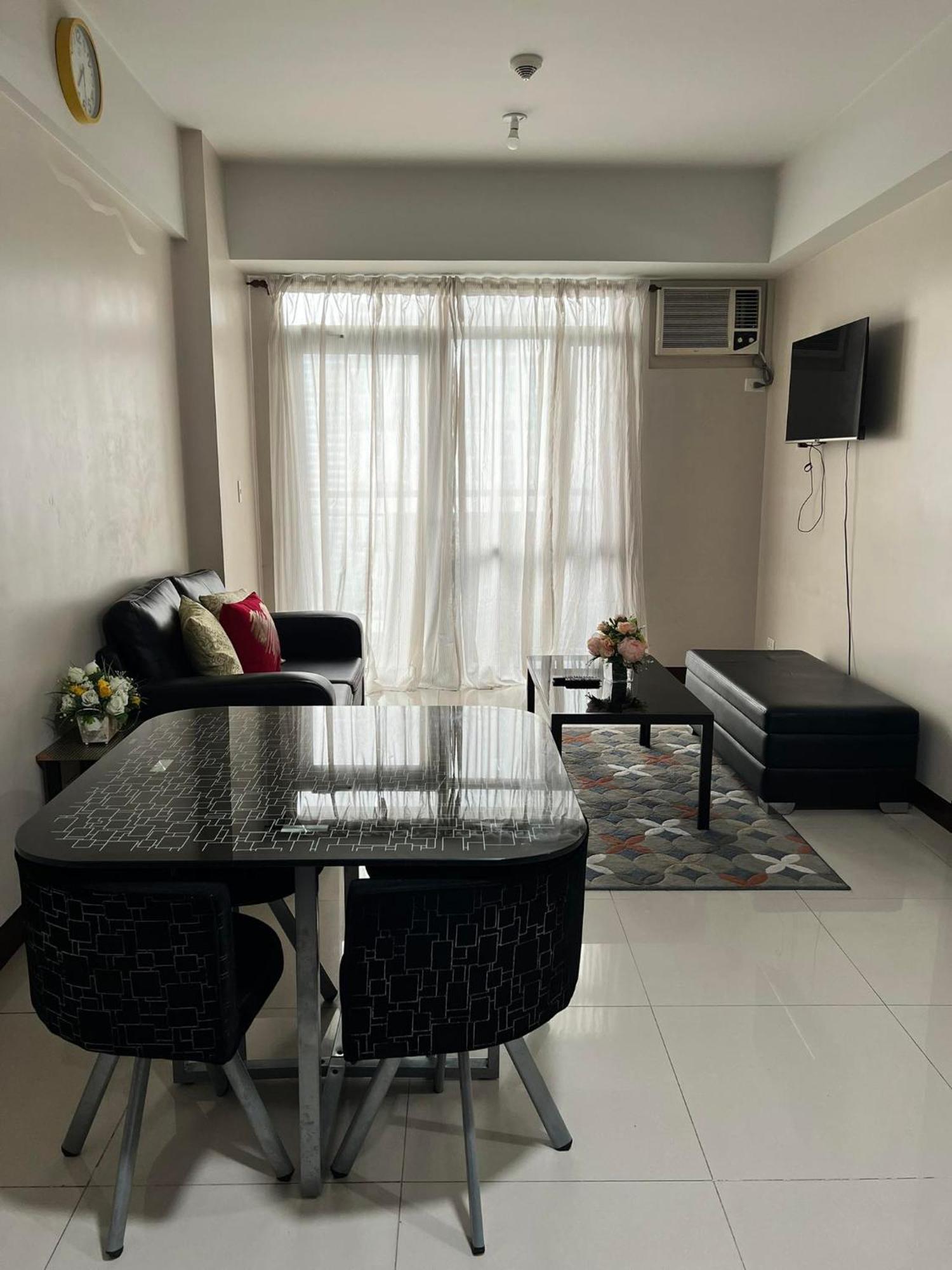 Апарт готель Manhattan Heights Towerb In Araneta Cubao 5Mins Walk To Smart Araneta Маніла Екстер'єр фото